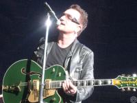 Bono with his Gretsch