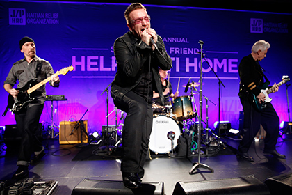 U2 представит песню на Супербоуле ради борьбы со СПИДом