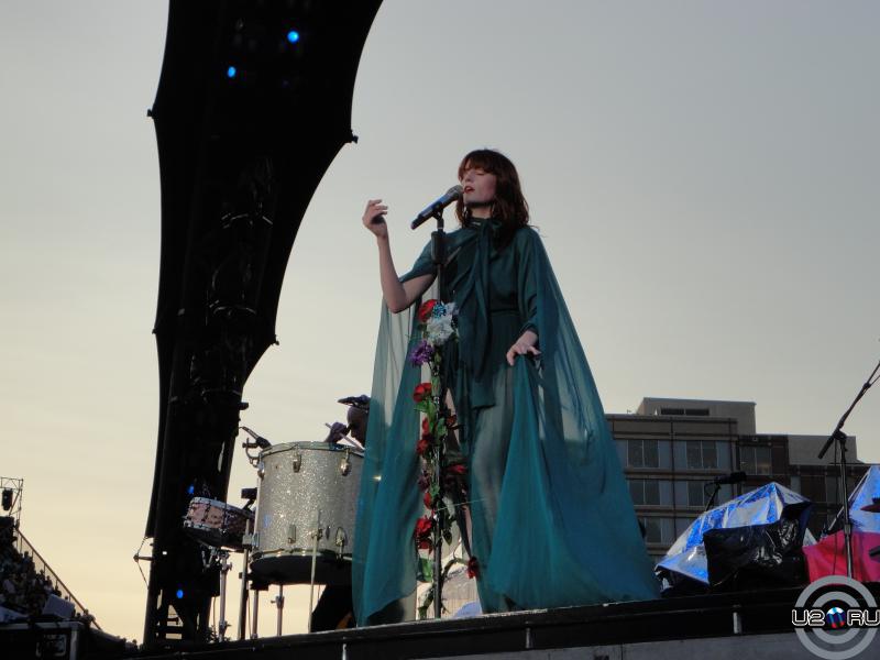 у Florence & the Machine есть еще зеленое платте