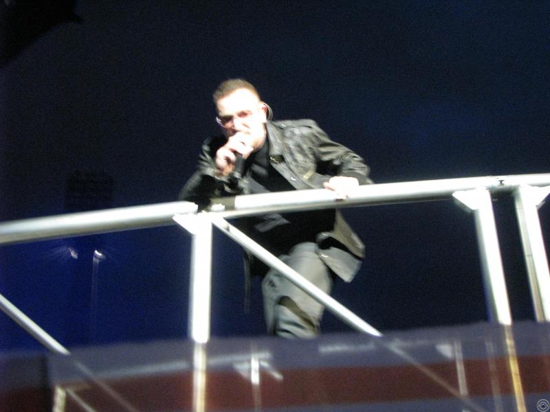 Bono look at me=))